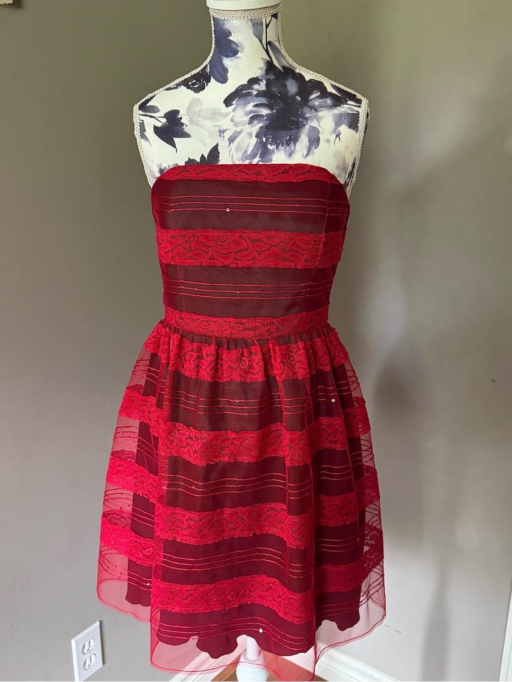Studio Y Strapless Red Lace Cocktail Dress